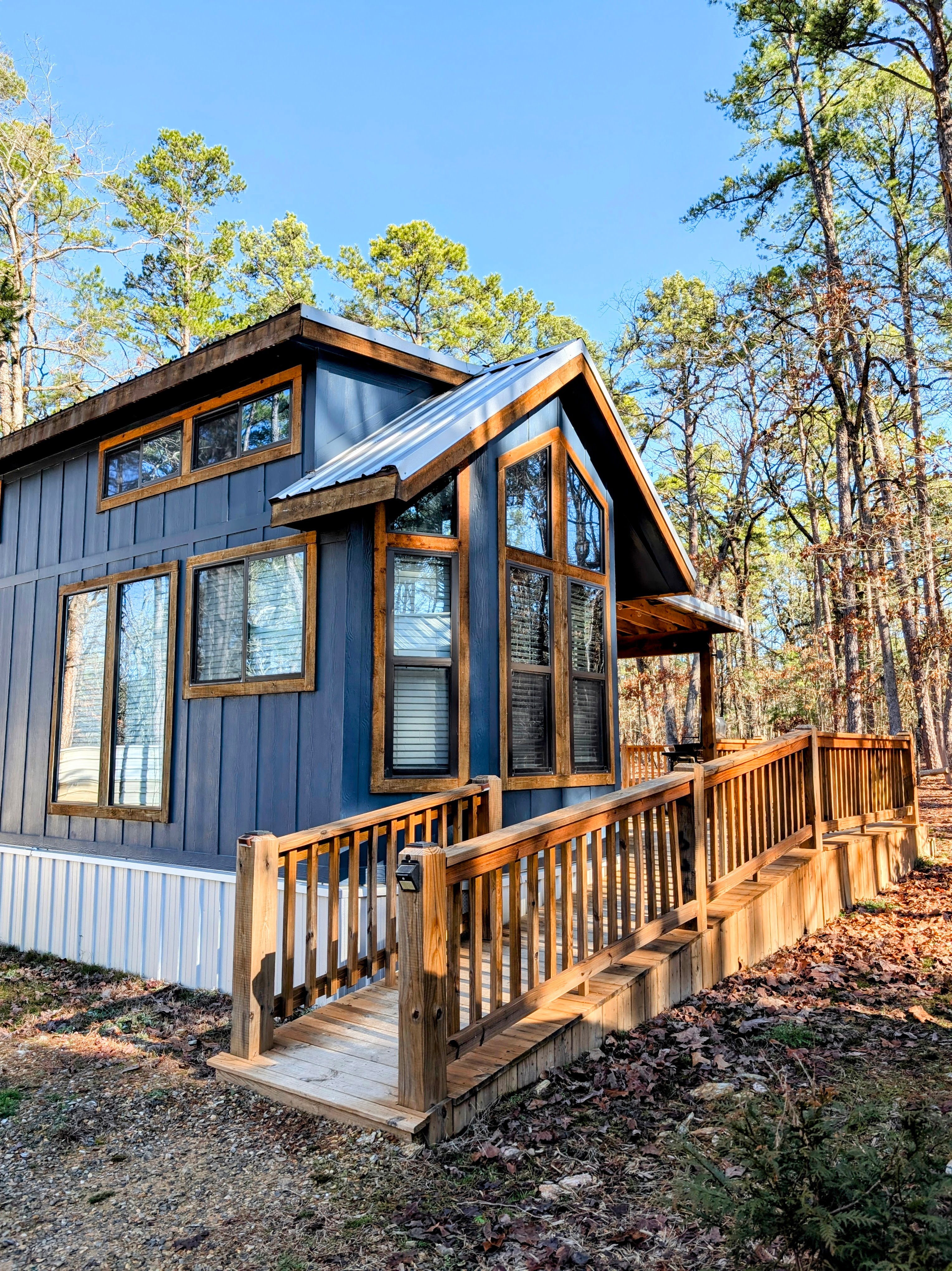 Lock & Key Cabin exterior view